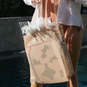 New Junes Golden Sand Market Tote Bag